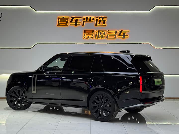 Land Rover Range Rover 2025 2025款 3.0 L6 400PS 盛世加长版