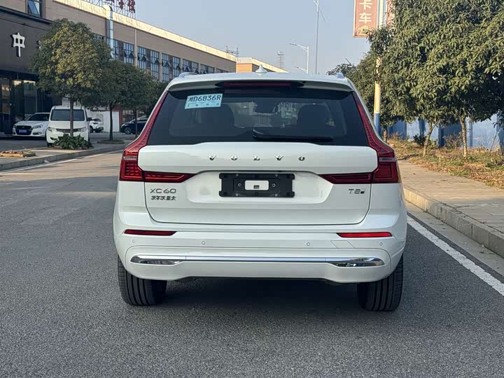 Volvo XC60 Hybrid 2025 2025款 插电式混动 长续航四驱智雅豪华版