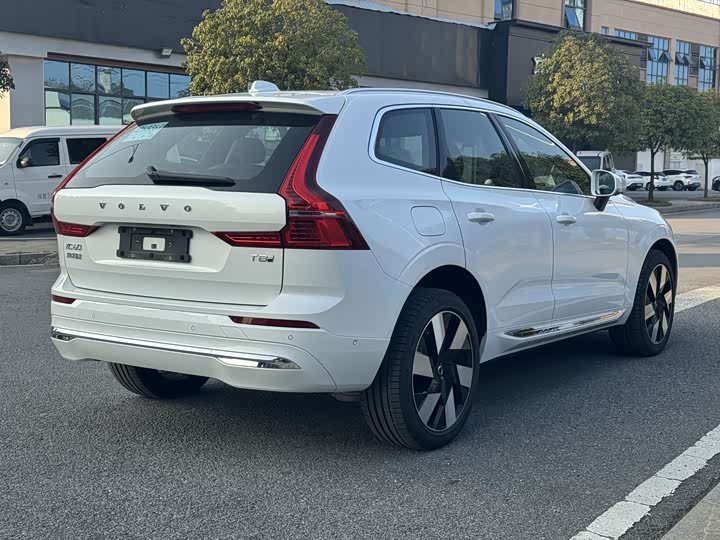 Volvo XC60 Hybrid 2025 2025款 插电式混动 长续航四驱智雅豪华版