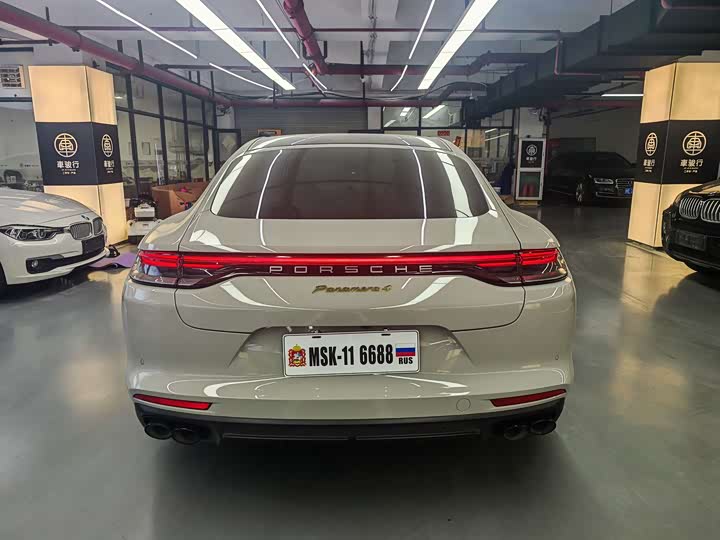 Porsche Panamera Hybrid 2023 2023款 Panamera 4 E-Hybrid 铂金版 2.9T