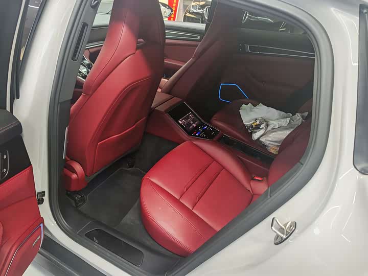 Porsche Panamera Hybrid 2023 2023款 Panamera 4 E-Hybrid 铂金版 2.9T