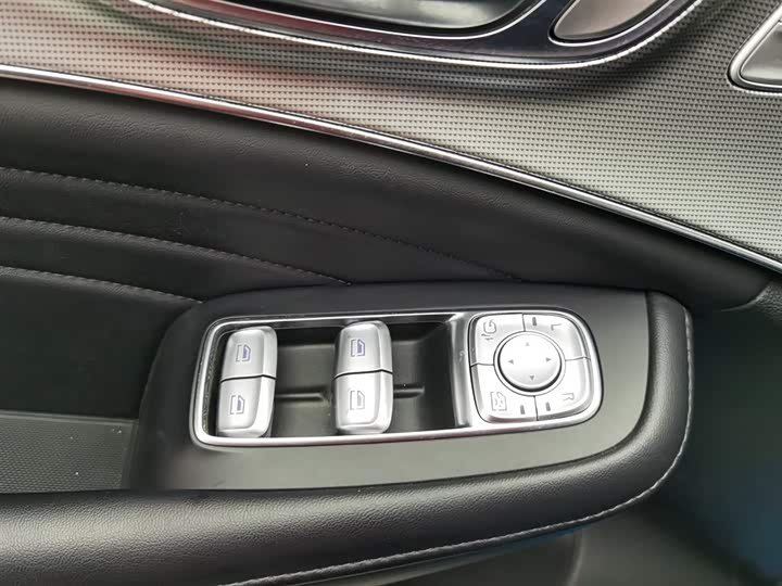 Roewe RX5 Max 2019 2019款 300TGI 自动智能座舱旗舰版