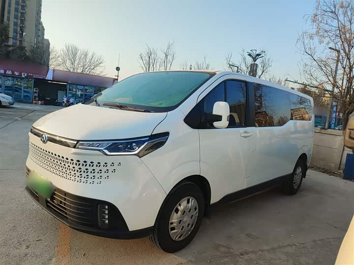Maxus V70 2023 2023款 2.0T 精英版 自动长轴低顶 6/7座
