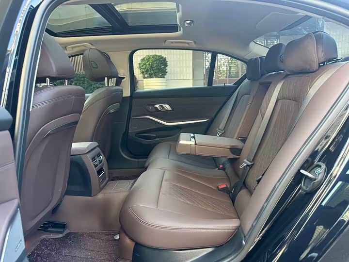 BMW 3 Series 2025 2025款 330Li M运动曜夜套装