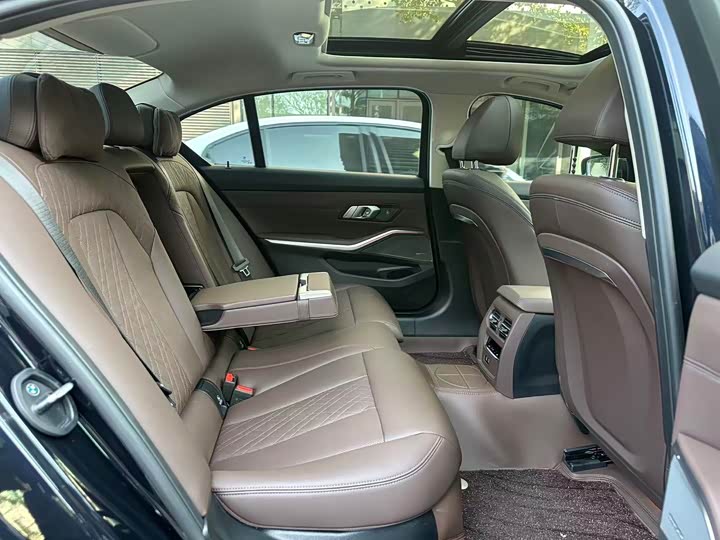 BMW 3 Series 2025 2025款 330Li M运动曜夜套装