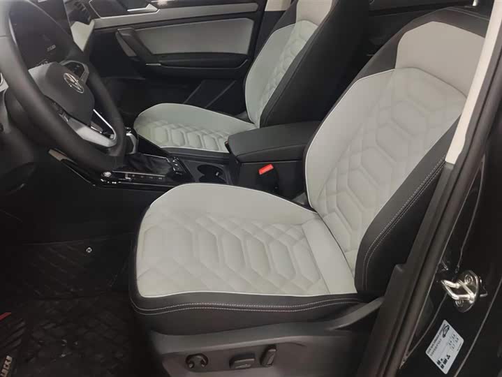 Volkswagen Tayron 2025 2025款 众享款 300TSI