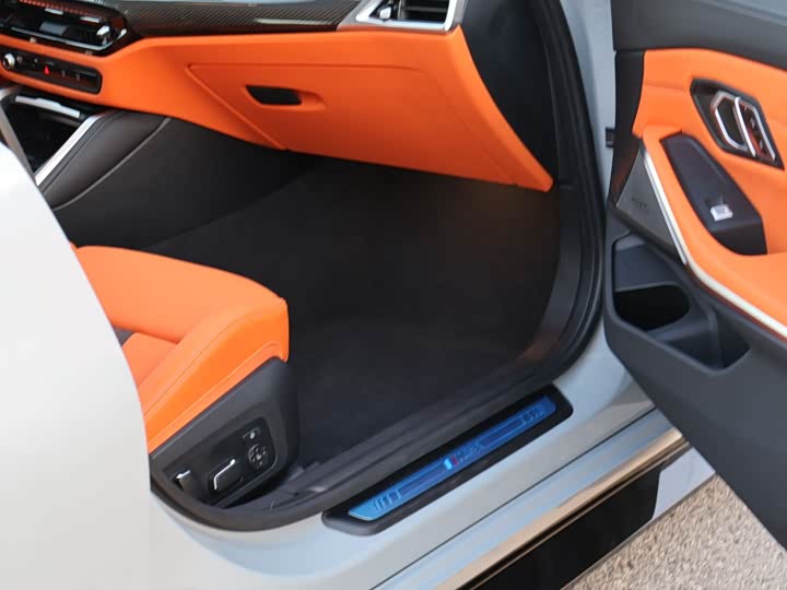 BMW M3 2024 2024款 M3四门轿车 雷霆版