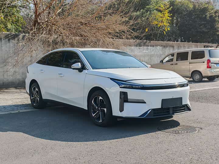 Geely Galaxy L6 2025 2025款 EM-i 140km 探索+版