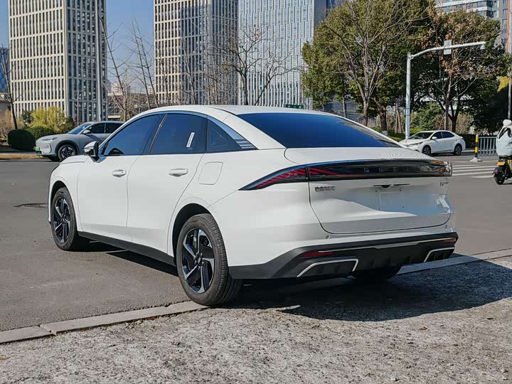 Geely Galaxy L6 2025 2025款 EM-i 140km 探索+版