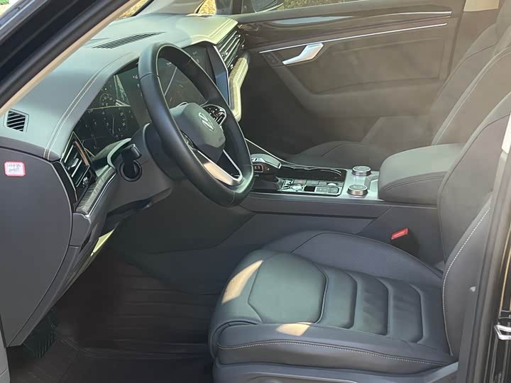 Volkswagen Touareg 2023 2023款 3.0TSI 锐享版 曜黑运动套装