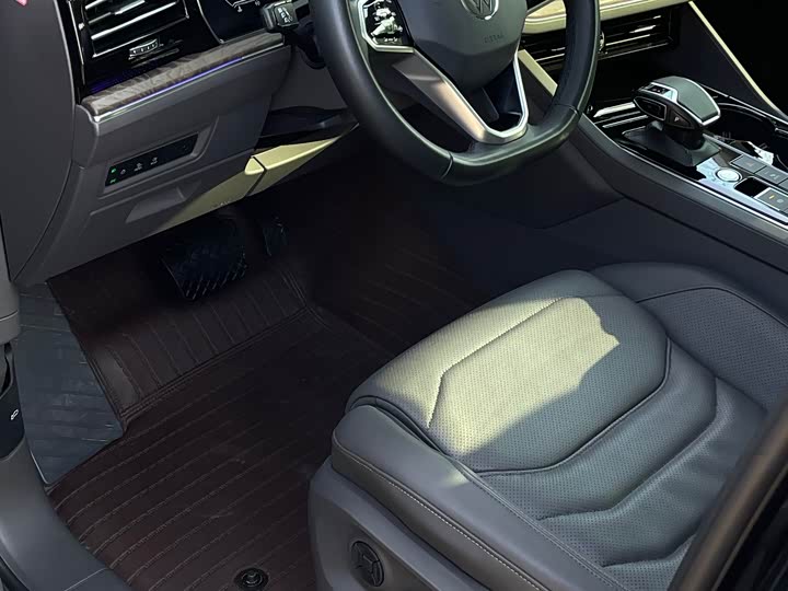 Volkswagen Touareg 2023 2023款 3.0TSI 锐享版 曜黑运动套装