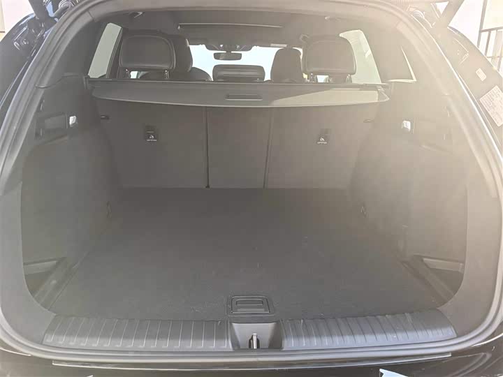 Audi Q6L e-tron 2026 2026款 首发领航版