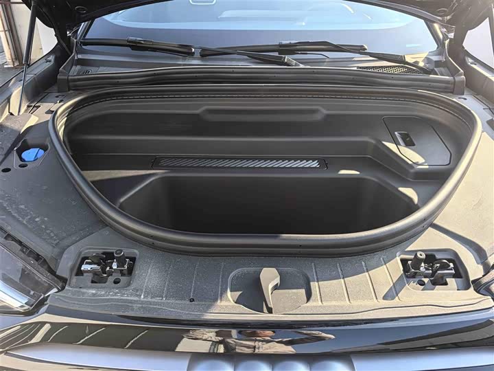 Audi Q6L e-tron 2026 2026款 首发领航版