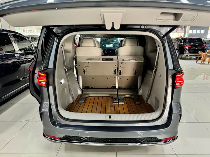 Roewe iMax 8 2023 2023款 400TGI 越享版