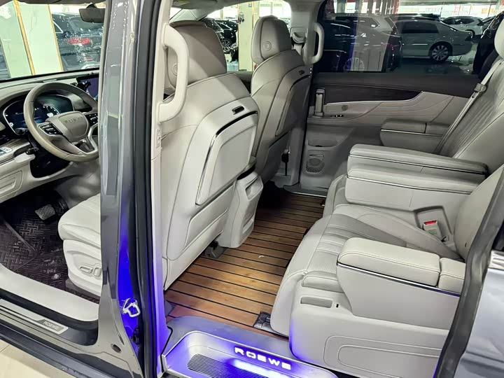 Roewe iMax 8 2023 2023款 400TGI 越享版