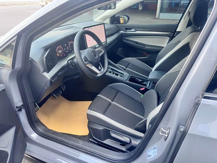 Volkswagen Golf 2025 2025款 改款 300TSI Pro