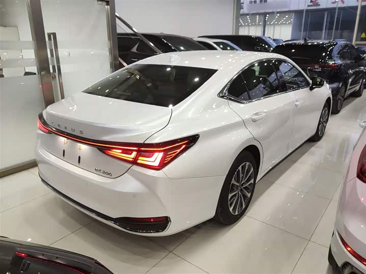 Lexus ES 2025 2025款 200 臻享版