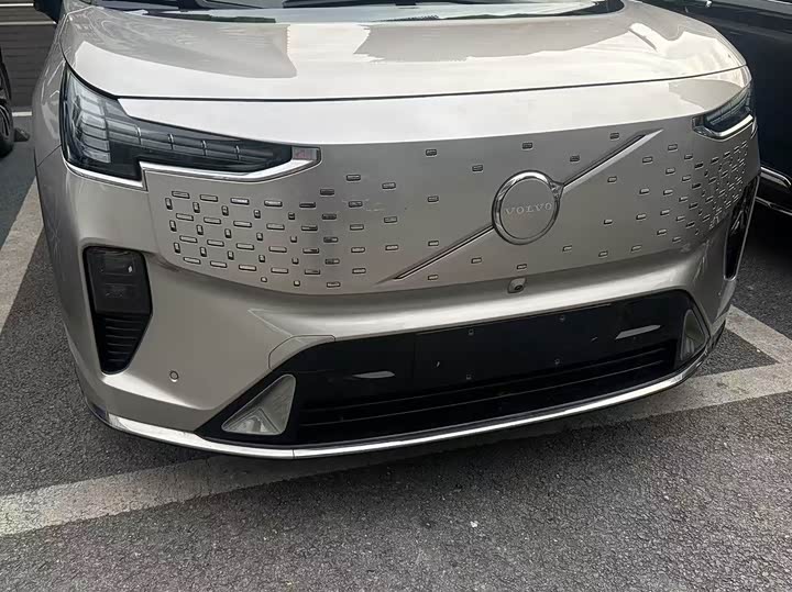 Volvo EM90 2025 2025款 Ultra 六座