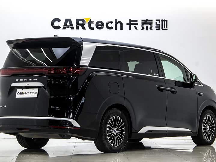 Denza D9 2025 2025款 DM-i 智驾版 1020 四驱旗舰型