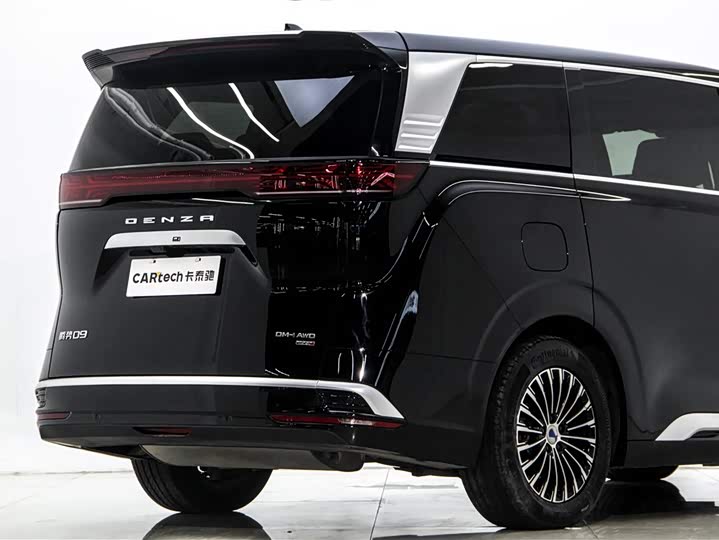 Denza D9 2025 2025款 DM-i 智驾版 1020 四驱旗舰型