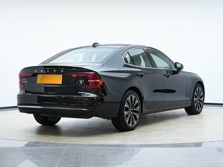 Volvo S60 2026 2026款 B4 智远豪华版