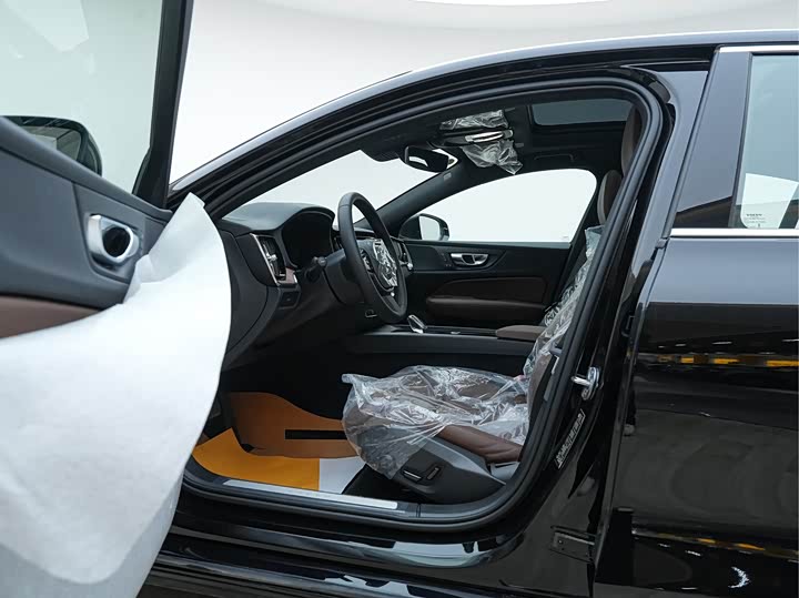 Volvo S60 2026 2026款 B4 智远豪华版