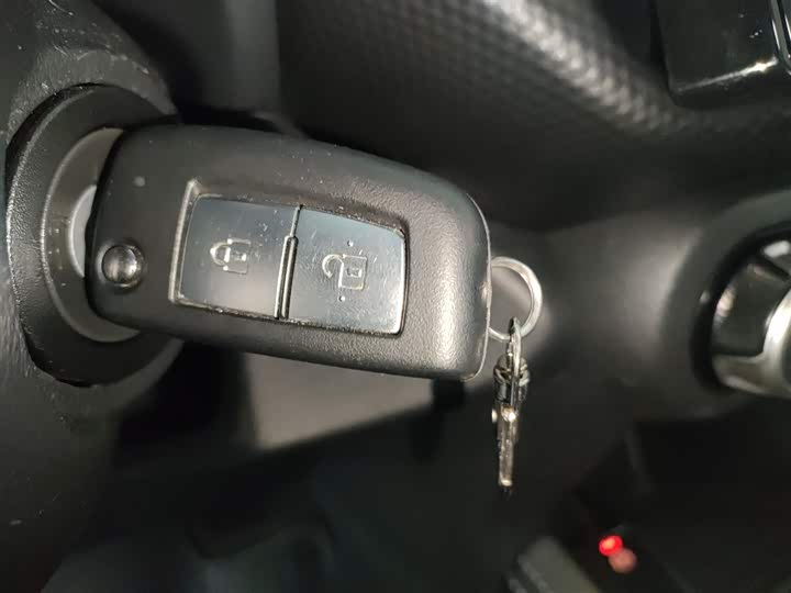 Nissan Kicks 2023 2023款 劲情版 1.5L 应有「劲」有 时尚版