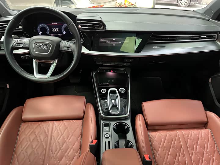 Audi A3 2025 2025款 A3L Limousine 35TFSI 飞驰尊享型