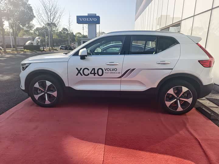 Volvo XC40 2025 2025款 B4 四驱智远豪华版