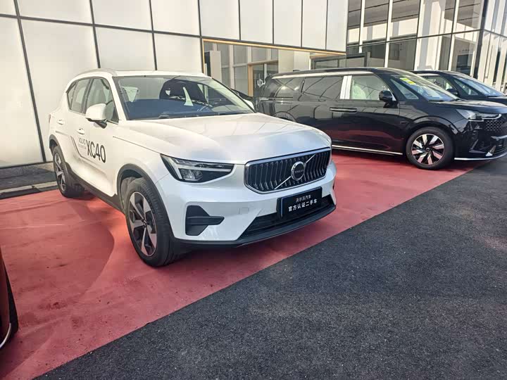 Volvo XC40 2025 2025款 B4 四驱智远豪华版
