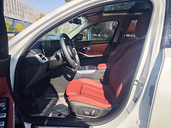 BMW 3 Series 2025 2025款 330Li M运动曜夜套装