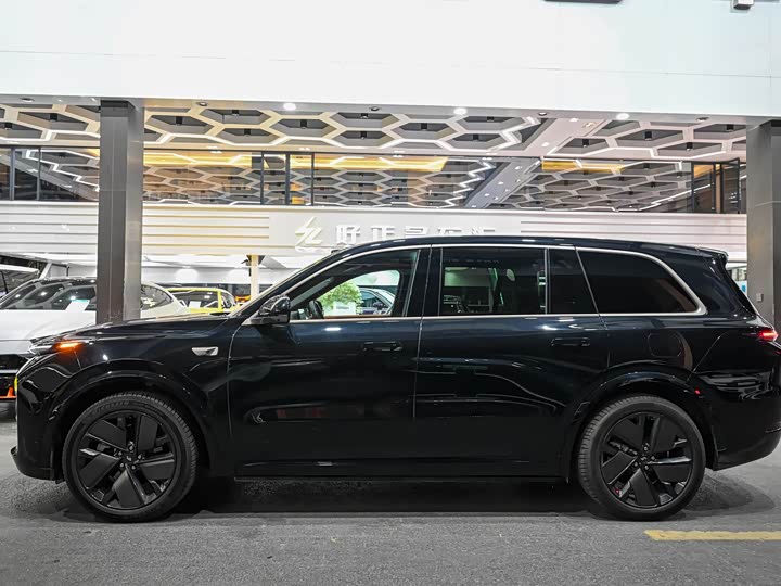 LiXiang L9 2025 2025款 Ultra 智能焕新版