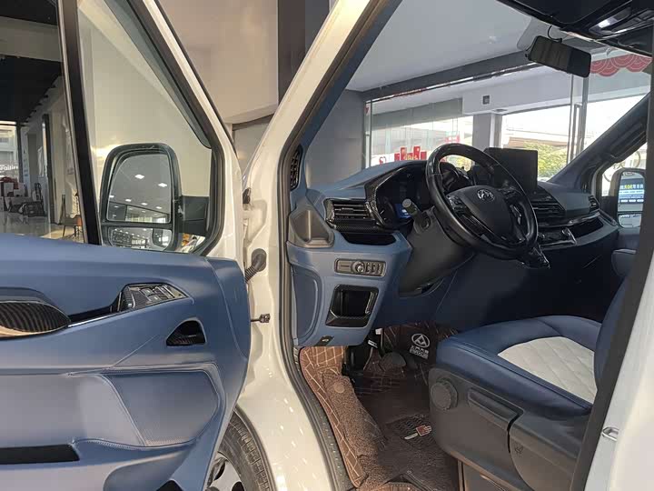 Maxus V90 RV 2021 2021款 2.0T旅行家V90自行式B型房车旗舰版