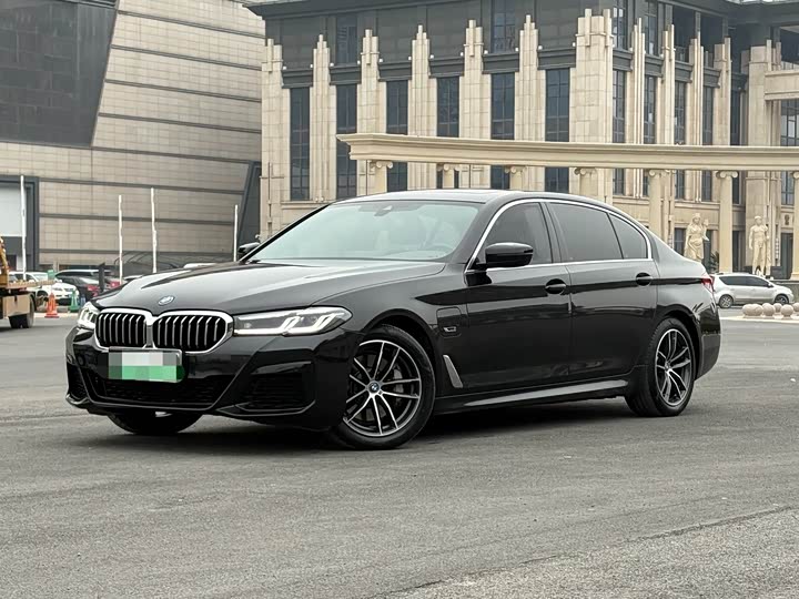 2022 BMW 5 Series Hybrid