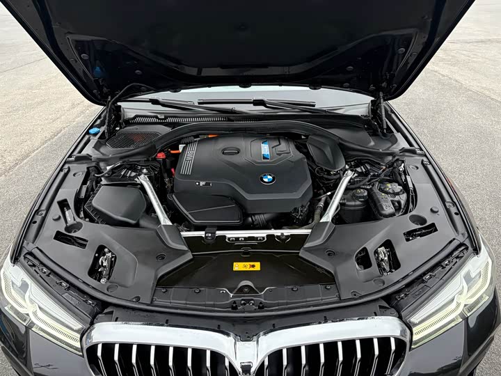 2022 BMW 5 Series Hybrid