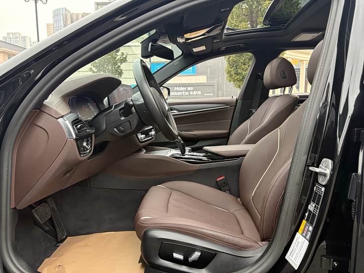 BMW 5 Series Hybrid 2022 2022款 改款二 535Le M运动套装