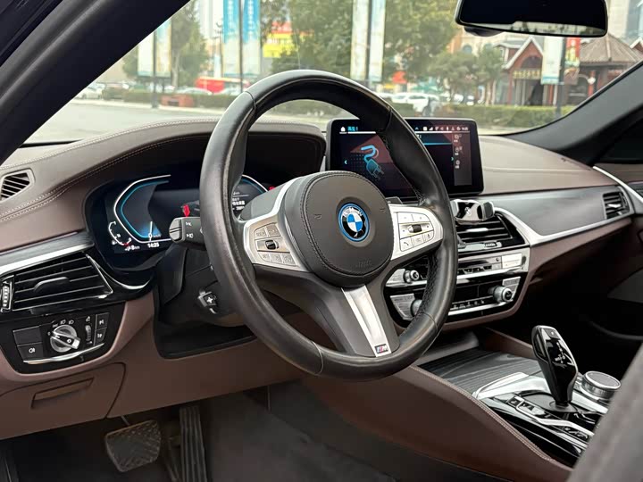 BMW 5 Series Hybrid 2022 2022款 改款二 535Le M运动套装