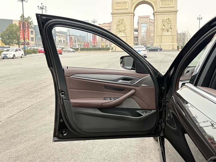 BMW 5 Series Hybrid 2022 2022款 改款二 535Le M运动套装