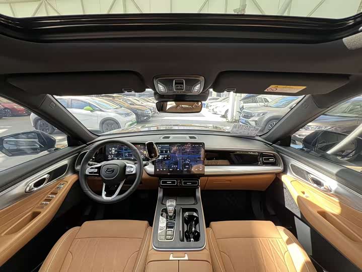 GAC Trumpchi GS8 2025 2025款 领航系列 2.0TGDI 两驱豪华版 5座