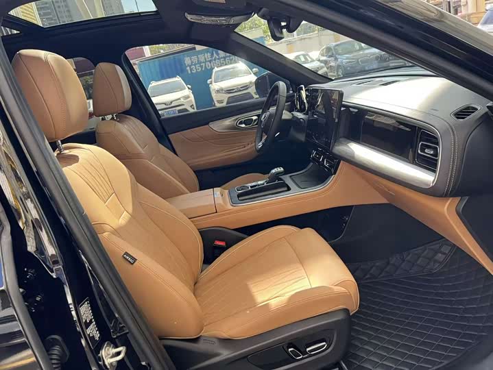 GAC Trumpchi GS8 2025 2025款 领航系列 2.0TGDI 两驱豪华版 5座