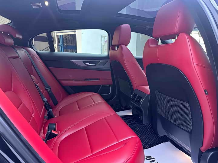 Jaguar XE L 2024 2024款 2.0T 250PS R-DYNAMIC S进取运动版