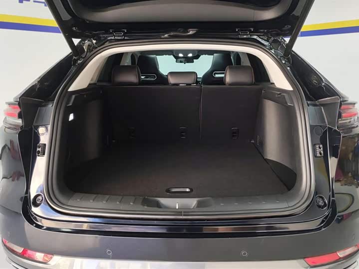 Changan UNI-K Hybrid 2022 2022款 蓝鲸iDD 130km 1.5T 尊贵型