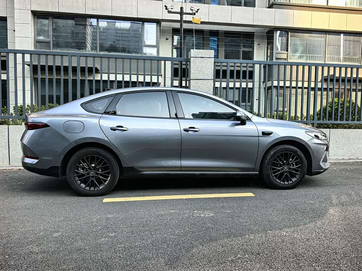 BYD Qin Plus 2025 2025款 EV 智驾版 420KM领先型