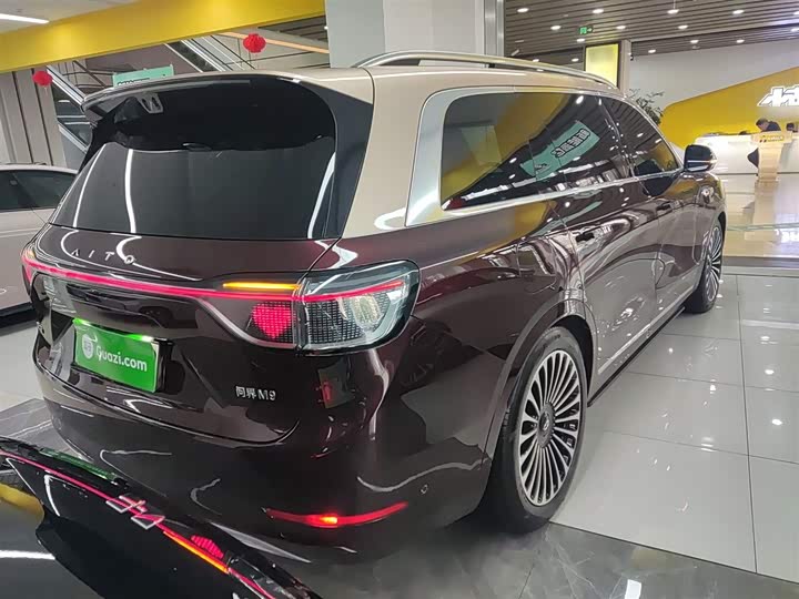 Aito M9 2025 2025款 增程 Ultra版 52kWh 5座版