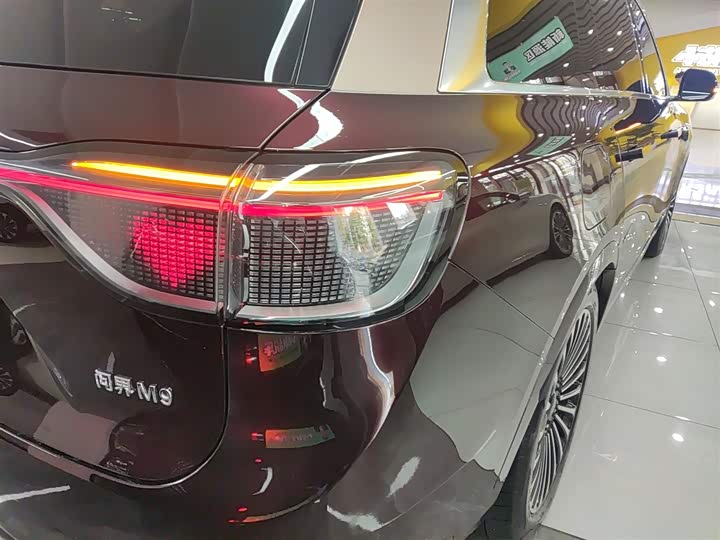 Aito M9 2025 2025款 增程 Ultra版 52kWh 5座版