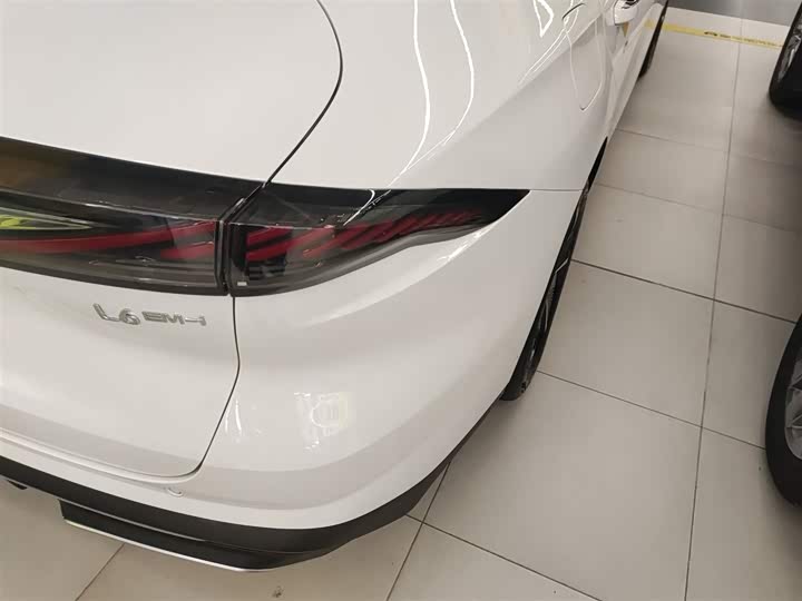 Geely Galaxy L6 2025 2025款 EM-i 140km 探索+版