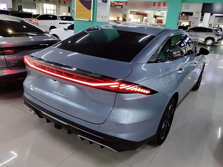 Geely Galaxy L6 2025 2025款 EM-i 140km 星舰版