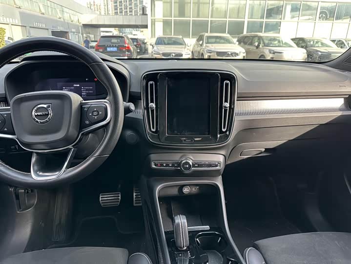 Volvo XC40 EV 2021 2021款 P8 纯电 四驱智雅运动版