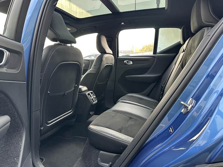 Volvo XC40 EV 2021 2021款 P8 纯电 四驱智雅运动版