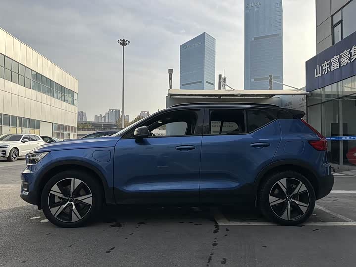 Volvo XC40 EV 2021 2021款 P8 纯电 四驱智雅运动版